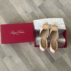 new with tags Roger Vivier Chip flat